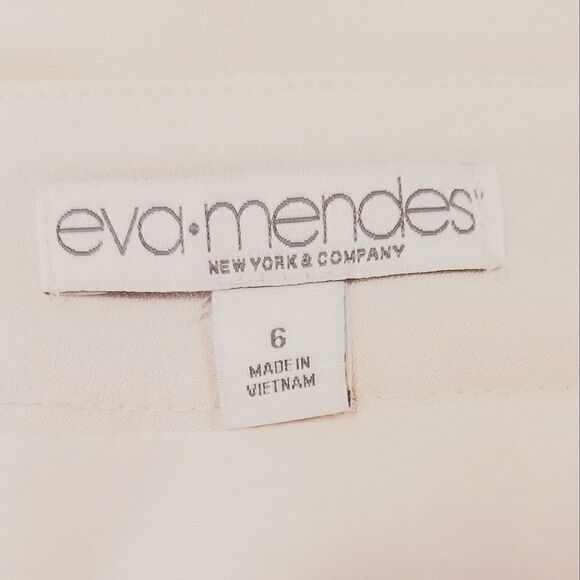 eva.mendes New York & Co. Blush Lined Wrap Skirt Size 6 - Picture 4 of 8